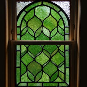 Vintage Green Geometric Stained Glass Window Film – Classic Privacy Cling for Cottage and Garden Style Décor