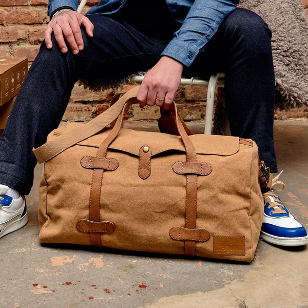 Premium Leather Canvas Travel Duffel Bag - Handmade Unisex Bag for Travel and Gym Putuy, with adjustable strap