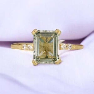 Emerald Cut Green Amethyst Ring14k Yellow Gold Solitaire Engagement Ring Minimalist Jewelry Wedding Band Dainty Promise Ring Gift for Women