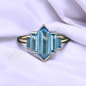 18K Vintage Long Hexagon Cut Natural Aquamarine Engagement Ring, March Birthstone Wedding Ring, Cluster baguette Bridal Ring, Bezel Set Ring