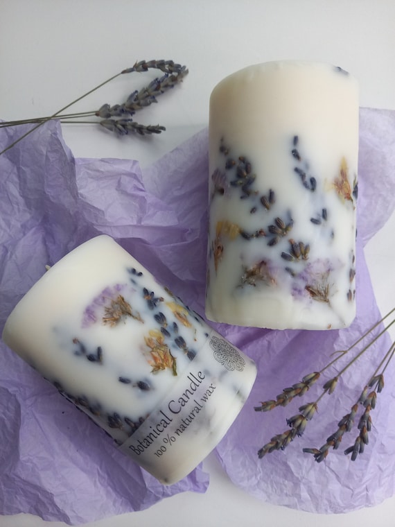 Lavendel Kerze mit Lavendel Duft Lavendelkerze mit Blumen Duftkerze Rapswachs  Geschenkkerze  Kerzen Geschenk