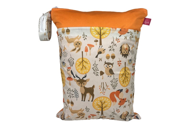 Personalisierbare Wetbag Waldtiere orange ca. 30 x 40 cm für feuchte Kleidung, Wechselwäsche, als Kitabeutel, für Badesachen, Stoffwindeln Bild 1