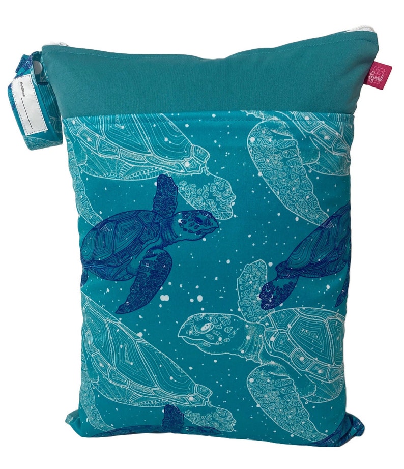 Wetbag 2er Set Schildkröte ca. 30 x 40 cm personalisierbar dank Namensfeld für Schmutzwäsche, Wechselkleidung und feuchte Sachen Bild 4