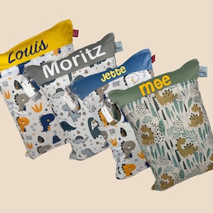PERSONALISIERBARE WETBAGS Nasstaschen mit Namen Windeltaschen Dino Wechselsachen für Kita Krippe Geschenk zu Geburt für Baby Kind
