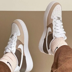 Tons de brun personnalisé AF1, fait main, personnalisé Air Force Ones, blanc Air Forces, dimensions homme et femme, sans peeling