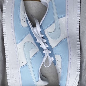 ライトブルーシェードカスタムAF1、ハンドメイド、パーソナライズされたエアフォースワン、ホワイトエアフォース、メンズとレディースのサイズ、剥がれなし