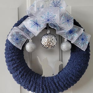 Christmas Cat Wreath, Cat Mom, Cat Lover, Animal Lover, Gift Idea, Winter Cat Wreath, Holiday Cat Wreath, Chunky Yarn Wreath, Pet Lover