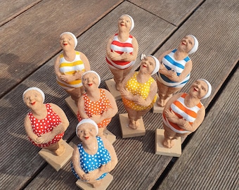 La bagnante guarda in alto