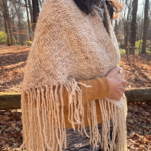 Llama Wool Shawl / Super Soft / Warm / Wool /Christmas gift/ Handmade / Handwoven / Loom weaving/ Organic / Eco-friendly / Made in Argentina