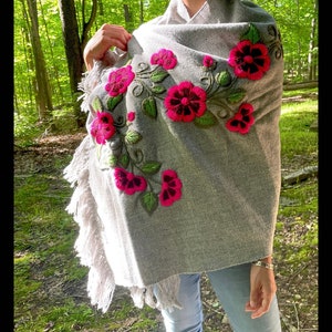 Share Love Gift - Embroidered  Shawl / Wrap / Scarf / Handmade / Made in Argentina - 1.7cm x 0.70cm x 10cm - Embroidered and Handwoven