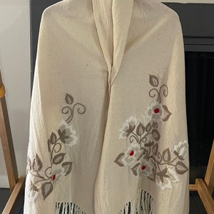 Share Love Gift - Embroidered Shawl / Wrap / Scarf / Handmade / Made in Argentina - 1.7cm x 0.70cm x 10cm - Embroidered and Handwoven