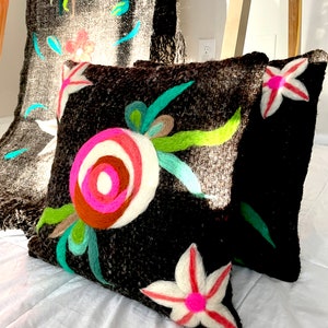 Pillow cover - Hand-Embroidered & Handwoven Sheep Wool Case/ Hand-knitted / Handmade decor / Comfy / Natural Colors / Made in Argentina