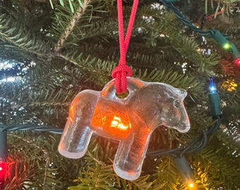 Vintage Horse Kosta Boda Clear Glass Hanging Sun Catcher Swedish Scandinavian Glass Christmas/Holiday Ornaments.