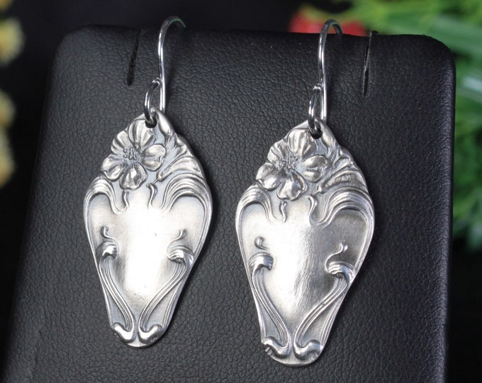 Lily Sterling Earrings, Silver Lily Earrings, Sterling Flower Dangle Earrings, Art Nouveau Flower Earrings, Lilies Silver Jewelry, 477-E