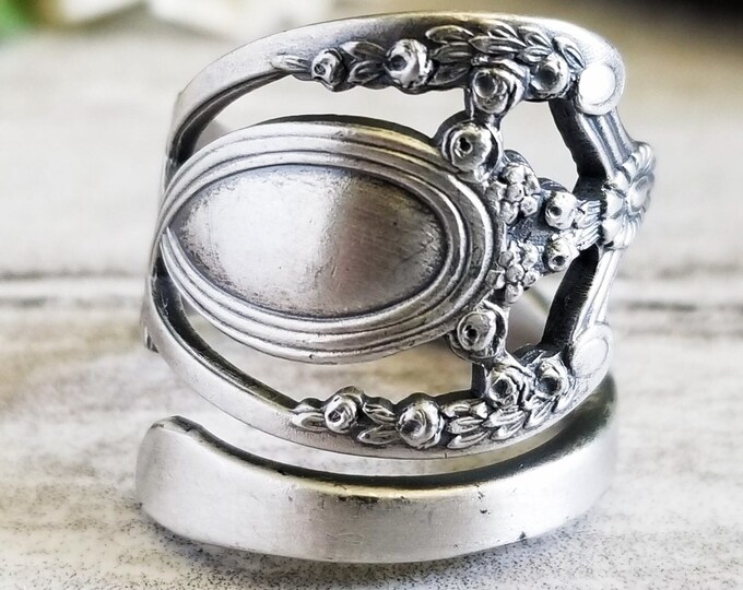 Vintage Sterling Spoon Ring, Victorian Spoon Ring, Minimalist Ring, Antique Spoon Jewelry, Sterling Silver Spoon Ring, Lunt Spoon, 884