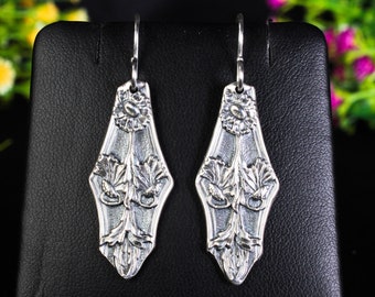 Art Nouveau Daisy Earrings, Daisy Silver Earrings, Flower Earrings, Dangle Daisy Silver Earrings, Floral Earring, Bridal Earrings, 148-E2