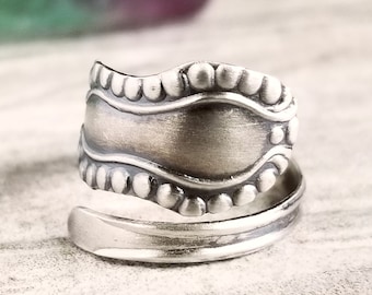 Dainty Victorian Sterling Spoon Ring, Sterling Silver Boho Spoon Ring, Vintage Spoon Ring, Sterling Spoon Ring, Antique Spoon Jewelry, 1578