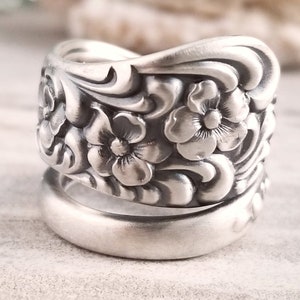 Rococco Forget-Me-Not Flower Ring, Art Nouveau Style Spoon Ring, Forget-Me-Not Jewelry, Bridal Spoon Ring, Bridesmaid Floral Ring 116A