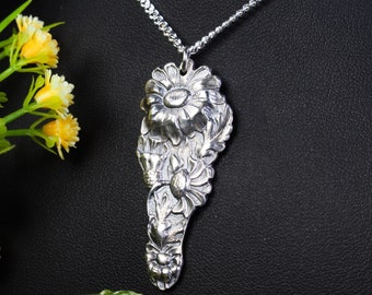 Daisy Sterling Pendant, Silver Daisy Pendant, Art Nouveau Pendant, Daisy Wedding Necklace, Art Nouveau Flower Pendant, Mother Necklace, 514P