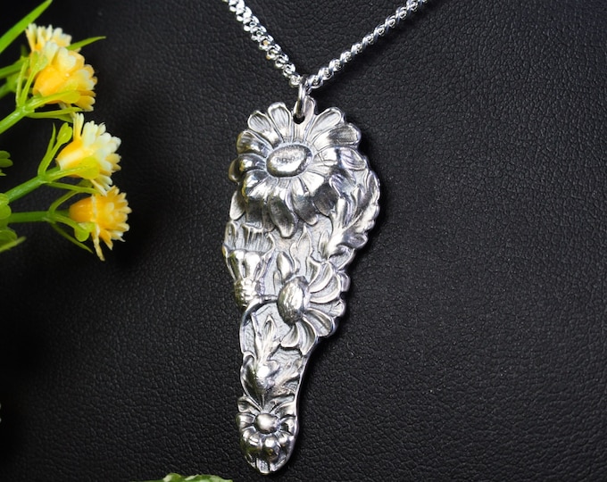 Daisy Sterling Pendant, Silver Daisy Pendant, Art Nouveau Pendant, Daisy Wedding Necklace, Art Nouveau Flower Pendant, Mother Necklace, 514P