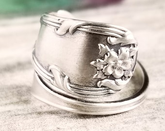 Delicate Silver Flower Ring, Petite Vintage Lily Spoon Ring, Boho Art Nouveau Lily Ring, Antique Floral Sterling Silver Spoon Ring, 1577