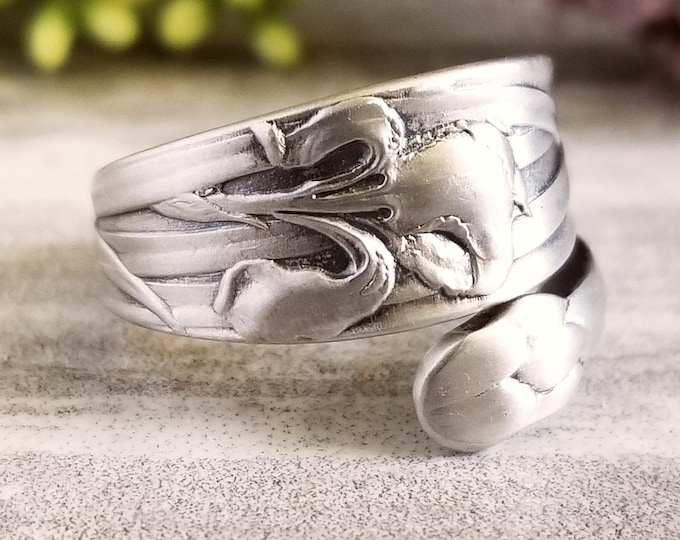 Iris Flower Spoon Ring, Vintage Iris Floral Spoon Ring, Antique Sterling Spoon Ring, Sterling Silver Spoon Ring, Unique Botanical Ring, 124