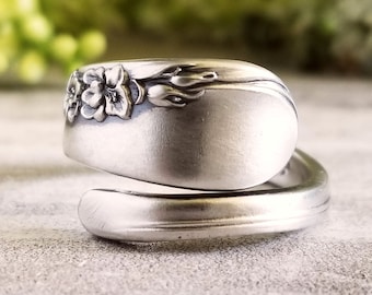 Sterling Silver Lily Ring, Petit Vintage Flower Spoon Ring, Boho Art Nouveau Lily Ring, Antique Floral Sterling Silver Spoon Ring, 1571