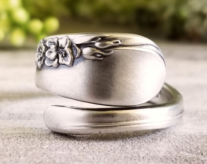 Sterling Silver Lily Ring, Petit Vintage Flower Spoon Ring, Boho Art Nouveau Lily Ring, Antique Floral Sterling Silver Spoon Ring, 1571