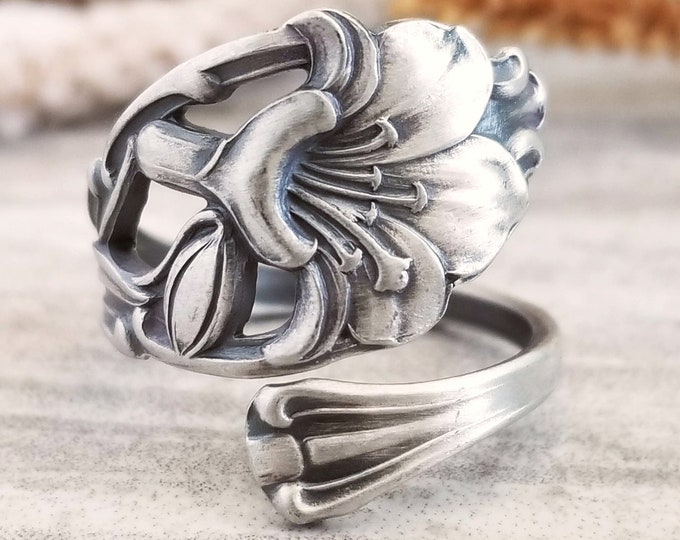 Dainty Sterling Silver Blossom Wrap Ring, Vintage Lily Ring, Boho Art Nouveau Lily Ring, Antique Floral Sterling Silver Spoon Ring, 476