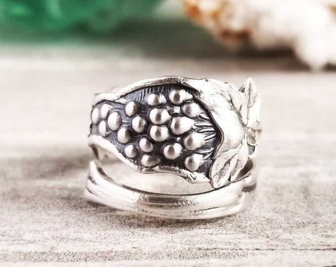 Petite Sterling Grape Ring, Small Botanical Spoon Ring, Grape Vine Spoon Ring, Vintage Spoon Jewelry, Nature Inspired Spoon Ring, 1339