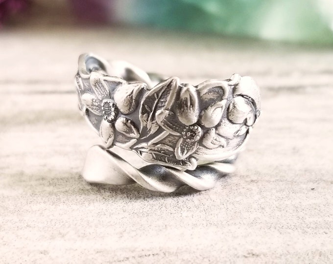 Dainty Daffodil Wrap Ring, Floral Sterling Bloom Ring, Vintage Silver Spring Bloom Ring, Silver Ring, Floral Ring, Antique Flower Ring, 1555