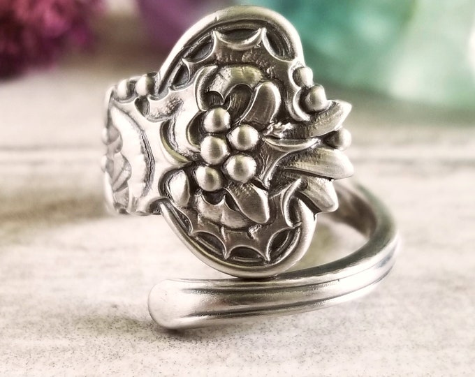 Dainty Holly Ring, Sterling Mistletoe Ring, Antique Christmas Silver Ring, Plant Spoon Ring, Art Nouveau Holly Sterling Spoon Ring, 838