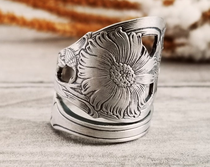 Art Nouveau Daisy Spoon Ring, Sterling Daisy Ring, Flower Spoon Ring, Vintage Sterling Silver Ring, Vintage Nature Inspired Ring, 1367