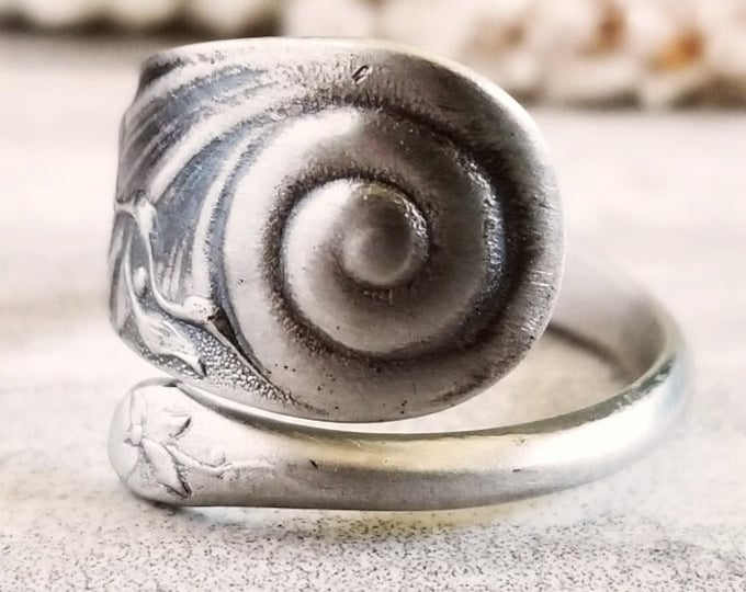 Sterling Silver Nautilus Shell Ring, Vintage Seashell Jewelry, Animal Wrap Ring, Fossil Jewelry, Ocean Spoon Ring, Vintage Sea Ring, 810