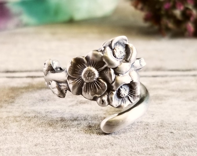 Dainty Sterling Hollyhock Ring, Antique Alcea Ring, Vintage Floral Bloom Ring, Vintage Jewelry, Unique Reed and Barton Harlequin Ring, 991