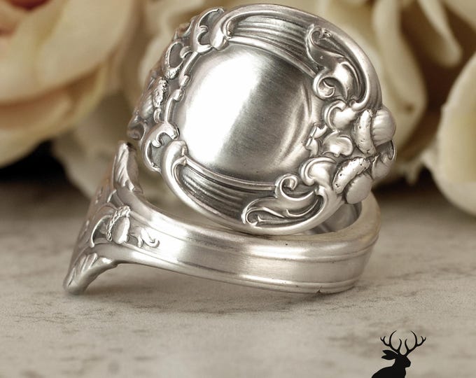 Unique Oak Leaf & Acorn Ring, Oak Tree Ring, Nature-Inspired Autumn Leaf Ring, Wide Botanical Spoon Ring, Vintage Fall Jewelry, 1920