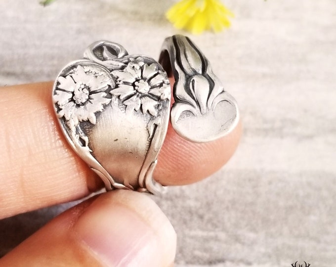 Petite Carnation Sterling Silver Ring, Antique Bloom Ring, Wild Flower Ring, Floral Spoon Jewelry, Art Nouveau Sterling Spoon Ring, 190B