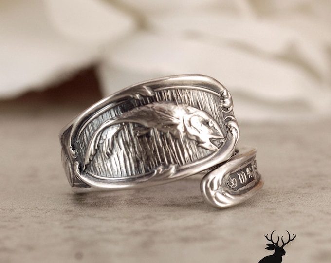 Dainty Fish Ring, Sterling Silver Fish Ring, Angler Ring, Sterling Pisces Ring, Antique Spoon Jewelry, Art Nouveau Koi Carp Spoon Ring, 2380