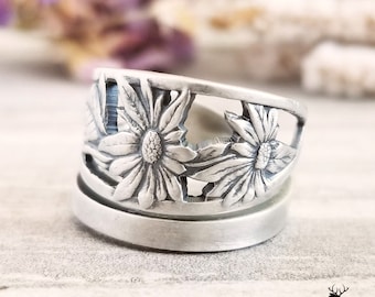 Sterling Poinsettia Ring, Daisy Spoon Ring, Flower Spoon Ring, Vintage Sterling Silver Ring, Vintage Floral Ring, Sterling Spoon Ring, 636B