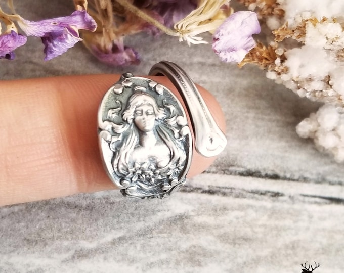 Art Nouveau Sterling Cameo Ring, Sterling Victorian Goddess Ring, Silver Spiral Ring, Vintage Spoon Ring, Divine Feminine Ring, 502