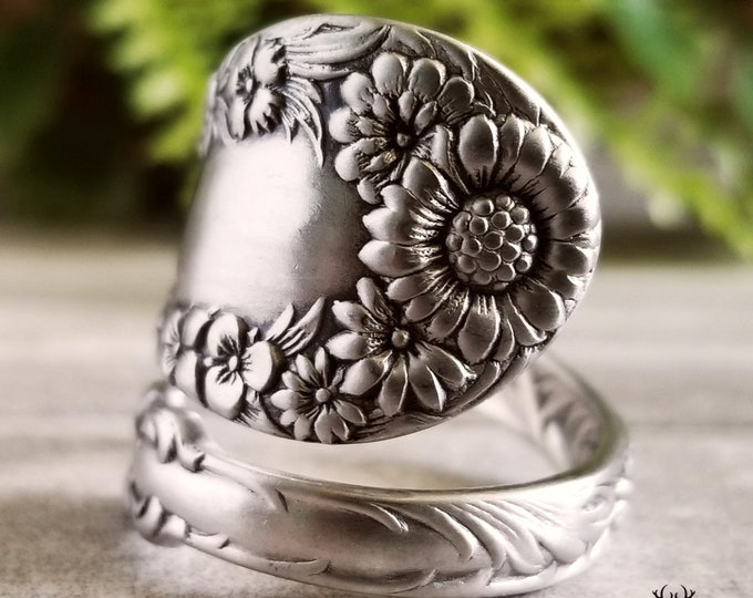 Unique Sterling Daisy Wrap Ring, Silver Daisy Spiral Ring, Silver Wildflower Springtime Ring, Antique Sterling Silver Daisy Spoon Ring, 1485