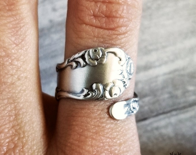 Dainty Rose Bloom Ring, Sterling Rose Ring,  Floral Silver Ring, Vintage Sterling Flower Ring, Flower Spoon Ring, Spiral Rose Ring, 1331B