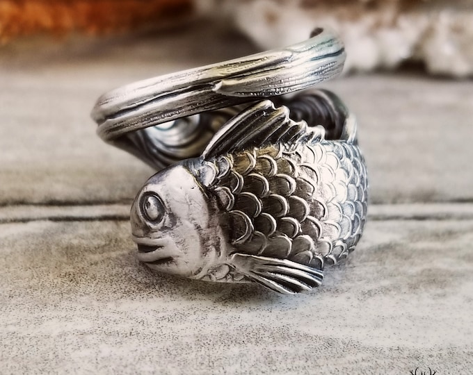 Sterling Fish Spoon Ring, Animal Ring, Sterling Spoon Ring, Vintage Fish Spoon Ring, Pisces Jewelry, Sterling Silver Spoon Ring, 1489