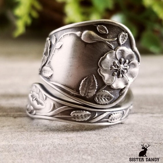 Rose Flower Ring with Leaves and Vines Antiqued Sterling Silver Rose Flower Ring with Leaves and Vines Antiqued Sterling Silver