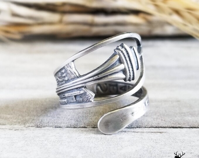 Petite Seattle Space Needle Ring, Sterling Spoon Ring, Seattle Souvenir Ring, Vintage Spoon Ring, Northwest Washington Sterling Ring, 975