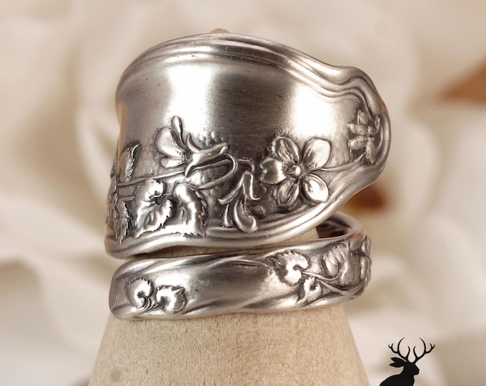 Stunning Wild Flower Bloom Ring, Sterling Floral Ring, Vintage Spring Blossom Ring, Art Nouveau Sterling Silver Botanical Spoon Ring, 2441