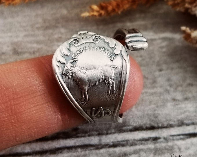 Capricorn Zodiac Silver Goat Ring, Capricornus Spoon Ring, Sterling Silver Ring, Zodiac Spoon Ring, Vintage Goat Ring, Tarot Jewelry, 1770