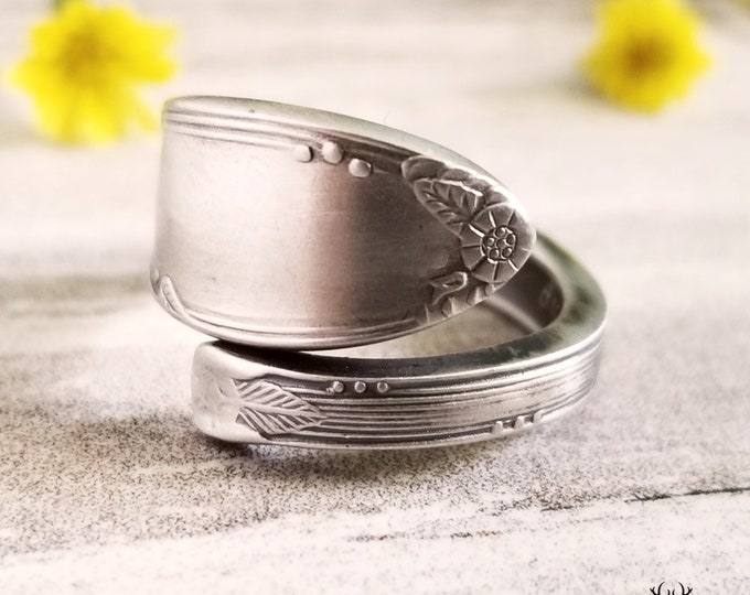 Dainty Victorian Sterling Spoon Ring, Vintage Spoon Ring, Sterling Spoon Ring, Antique Spoon Jewelry, Sterling SilverBoho  Spoon Ring, 1621