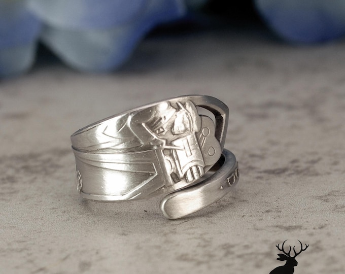 Hollywood Sterling Spoon Ring, Vintage Cinema Camera Jewelry, Film Lover Gift, Handmade Upcycled 925 Silver Wrap Ring, 2510