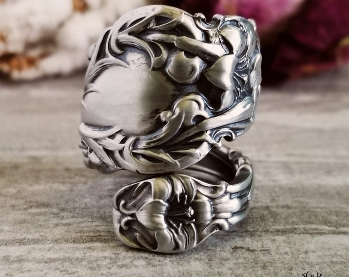 Handmade Lily Sterling Ring, Birth Flower Ring, Vintage Floral Ring, Lilies Spoon Jewelry, Sterling Spoon Ring, Minimal Flower Ring, 744B